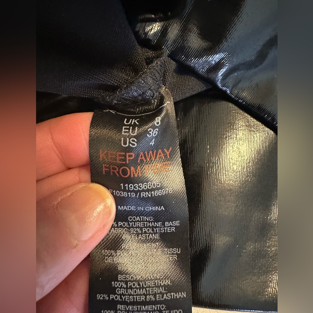 Miss Selfridge Shiny Black Vinyl Leggings - Picture 6 of 8